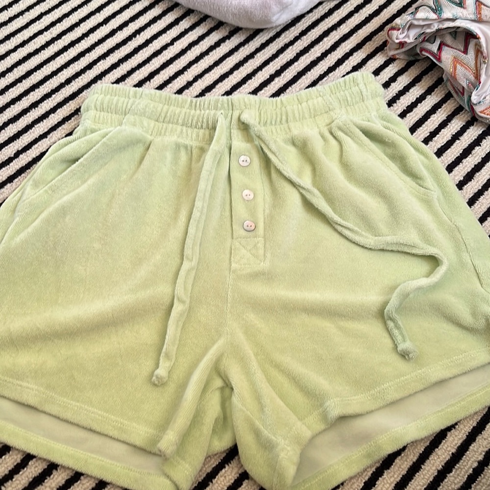 Donnie yellow shorts